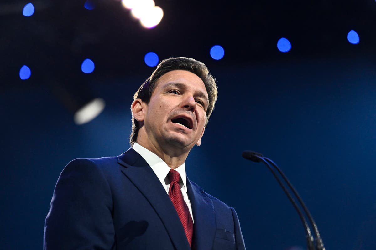 Watch view outside Miami hotel where DeSantis expected to launch election campaign