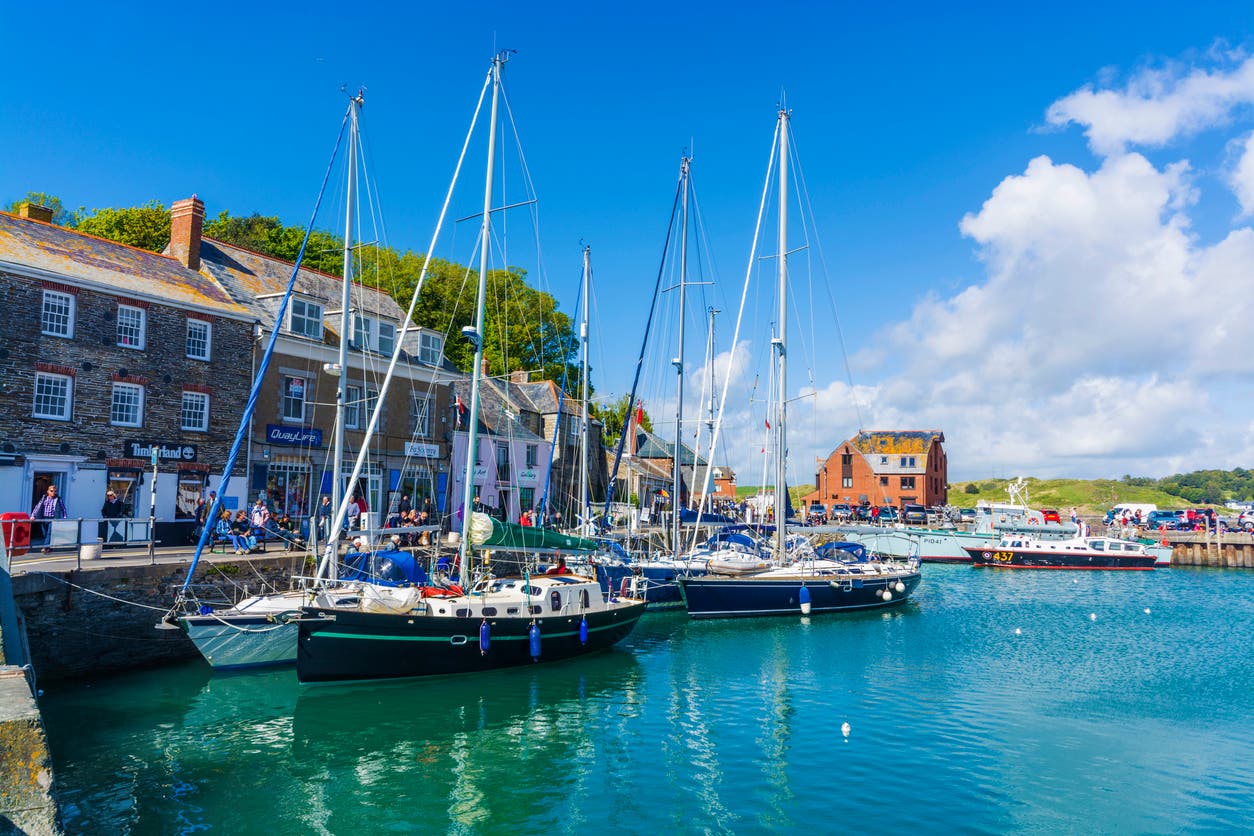 Boy, 5, dies after falling from harbour wall in Cornwall tourist town - Vimarsana News