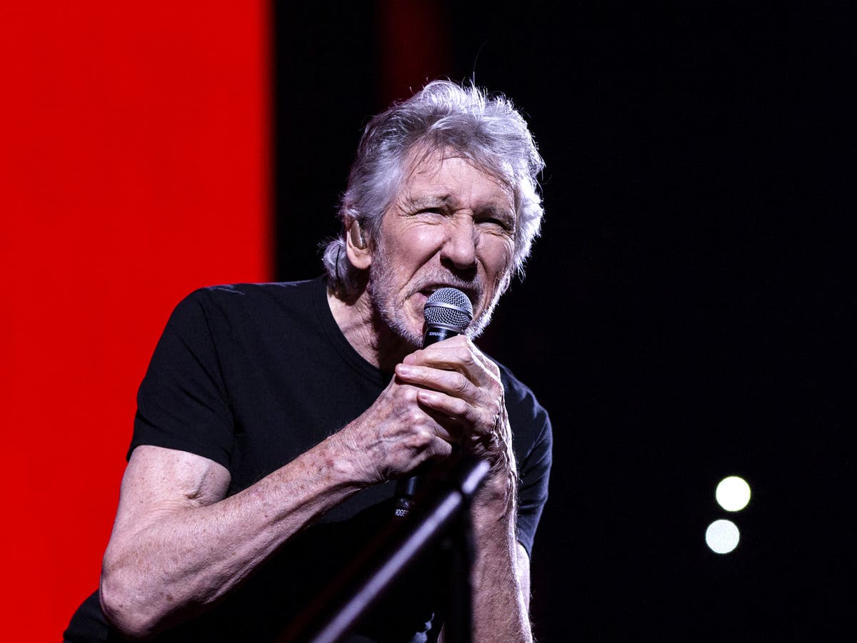Roger Waters verkleidet sich als SS-Offizier und projiziert bei Konzerten in Deutschland den Namen Anne Franks auf die Bühne