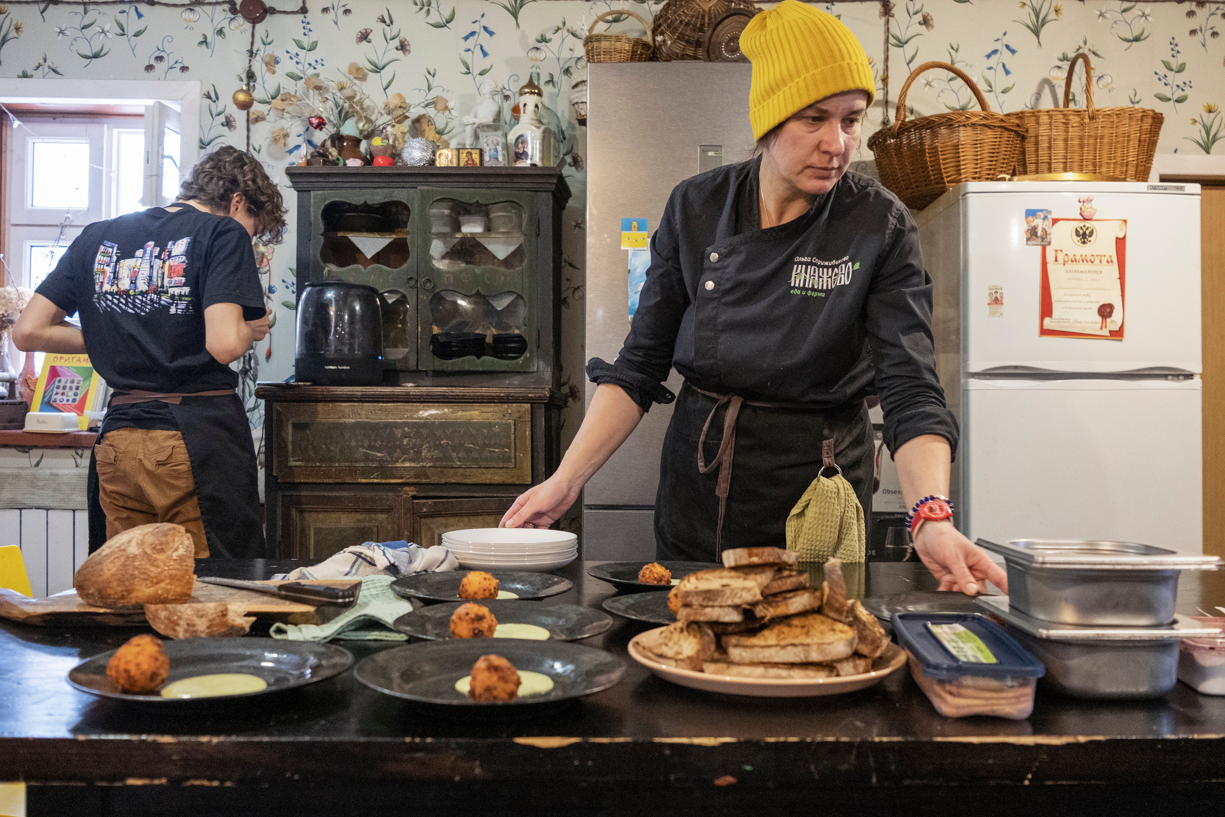 Strizhibikova prepares food for guests of Knyazhevo Food and Farm