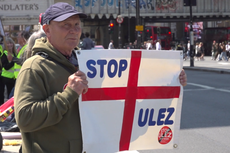 ‘Get Khan out’: Anti-ULEZ protesters block London Bridge over £12.50-per-day charge