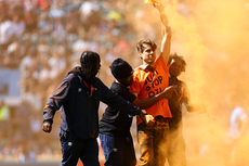 Moment Just Stop Oil protesters disrupt Premiership Rugby final