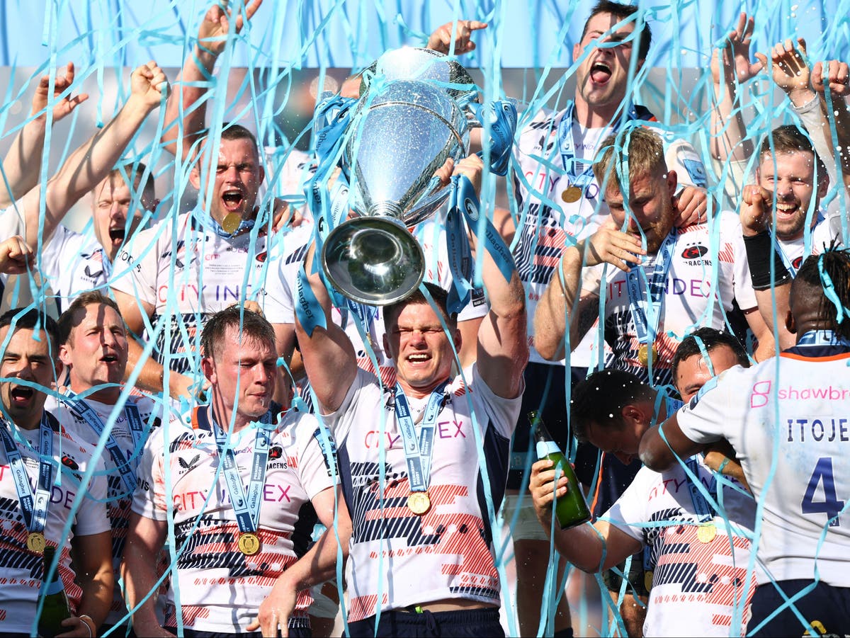 Saracens defy injuries and protesters to beat Sale Sharks to Premiership Rugby title