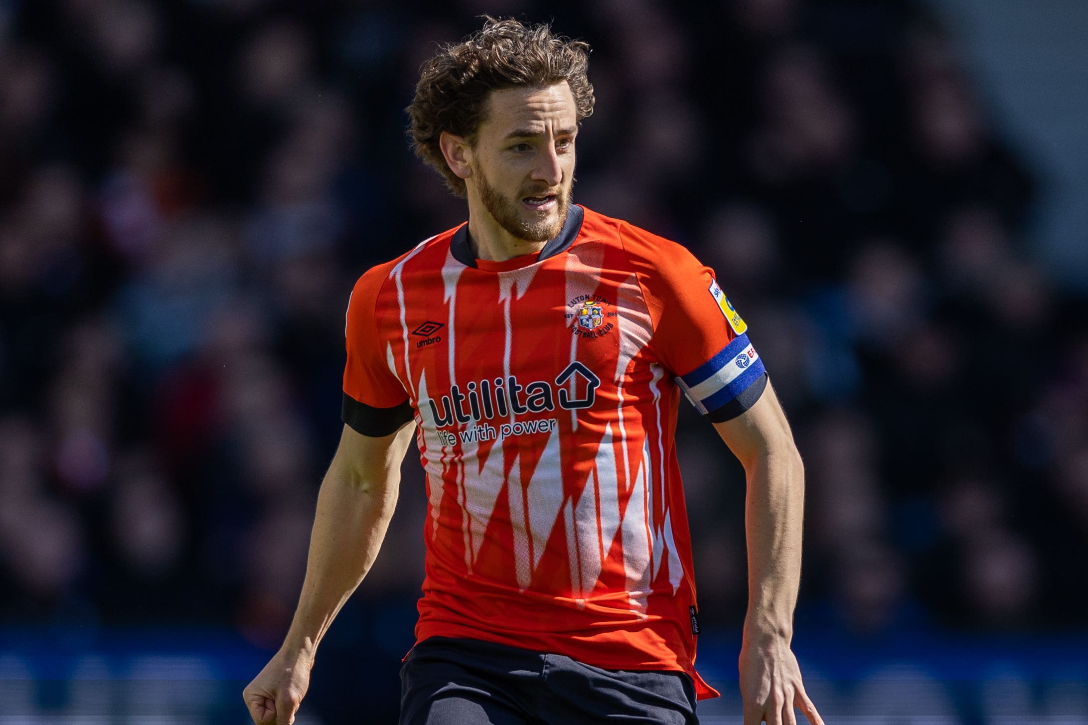 Luton Town atualiza estado de saúde de Tom Lockyer, que ontem