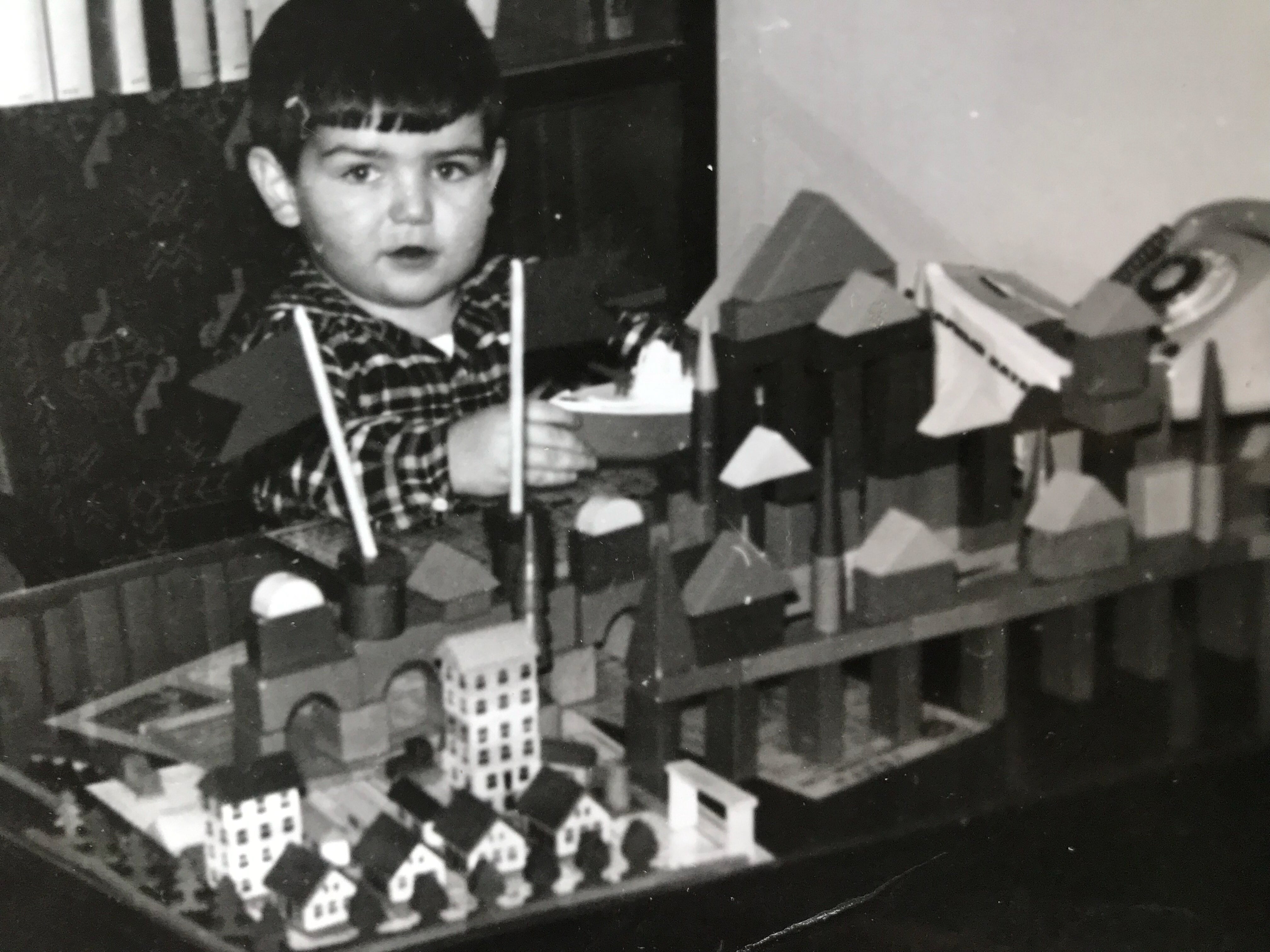 Gene Avakyan with a construction set before going to the US