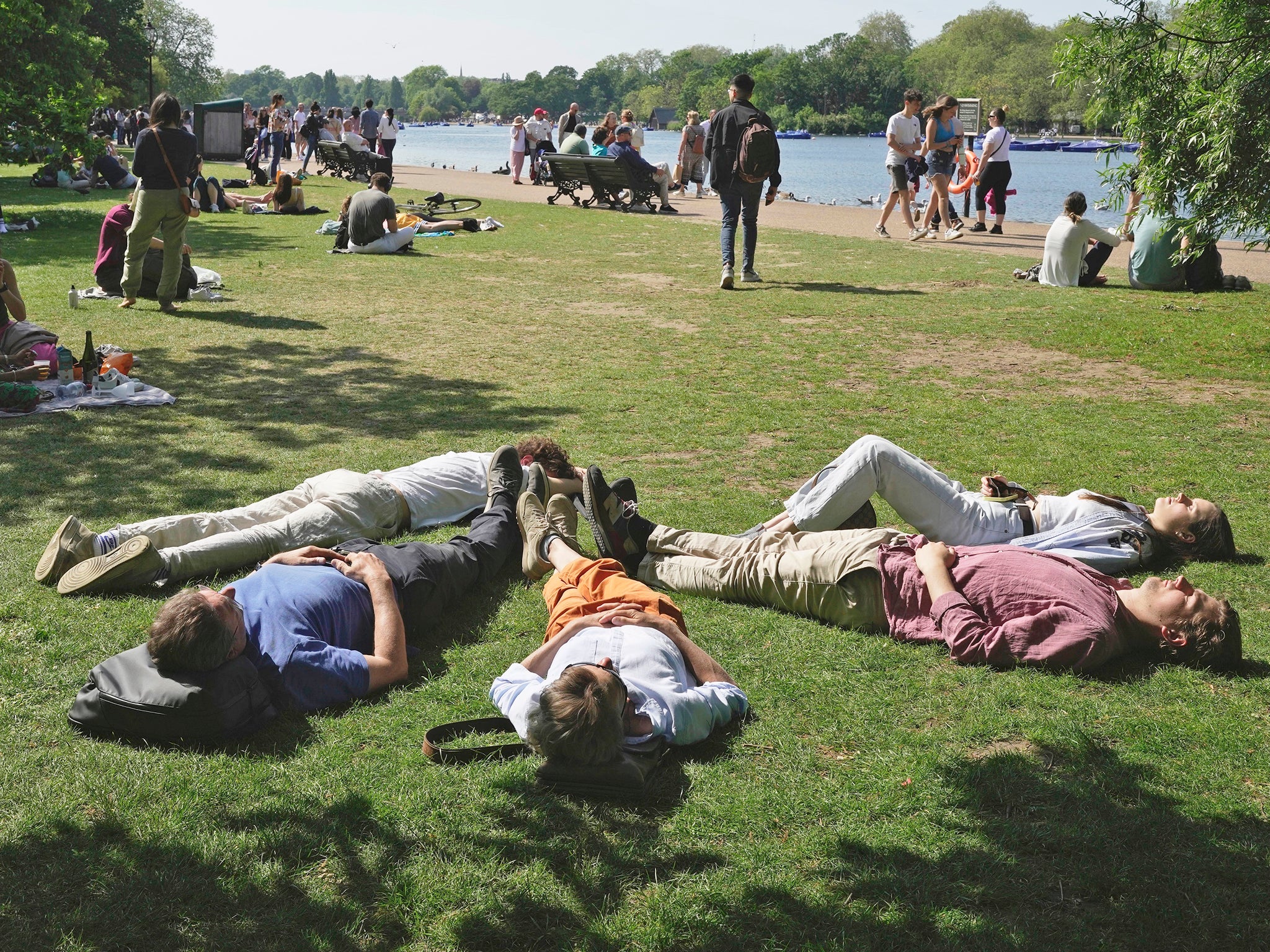 Heat Health Alert Issued By Met Office As Temperature Set To Reach 30c 