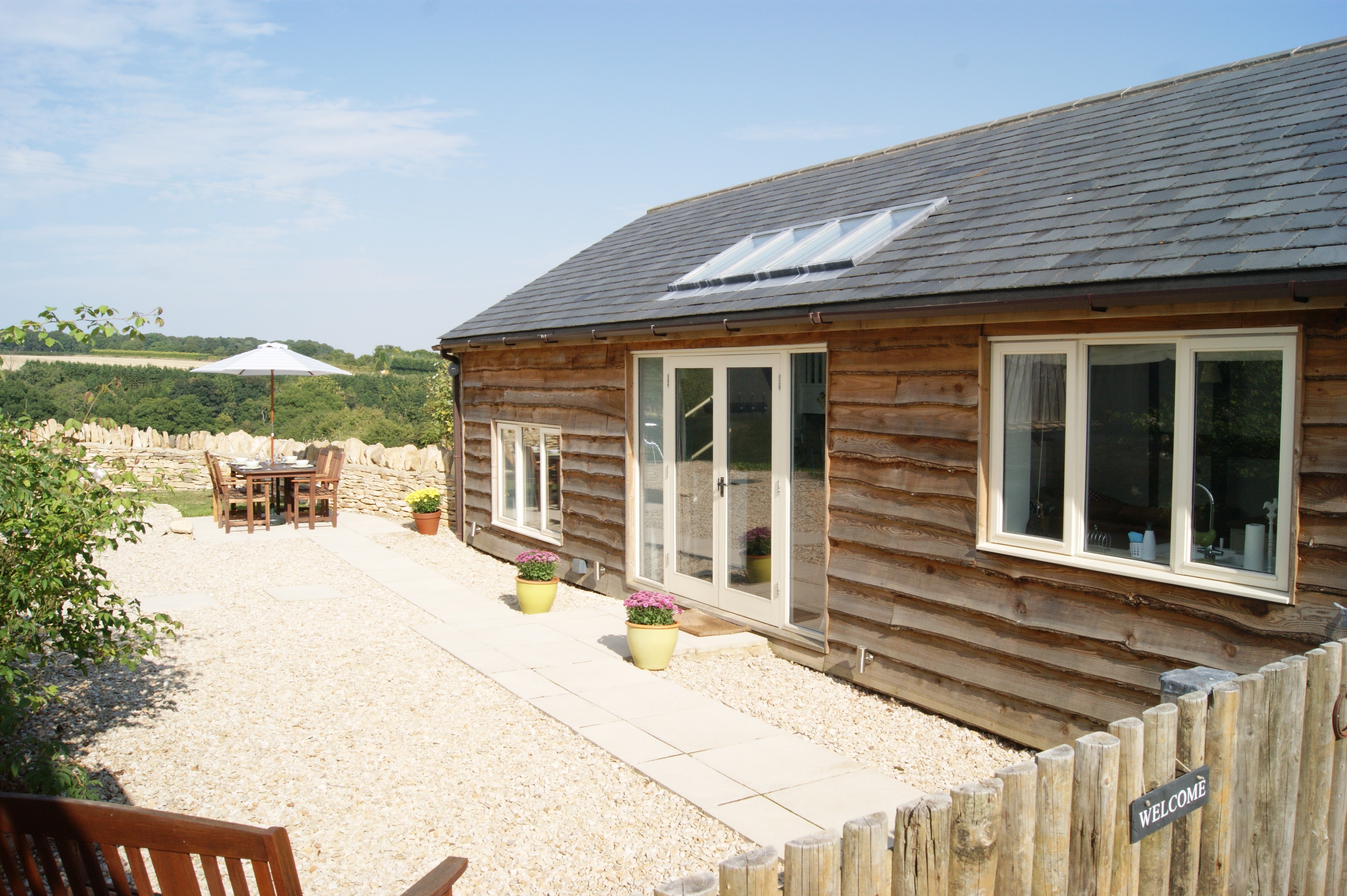 Hoarstone Cottage facilities boast a swimming pool, garden and tennis court