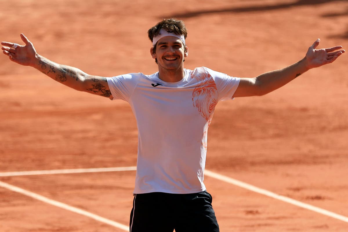 French Open day three: Seyboth Wild springs shock as Swiatek powers through
