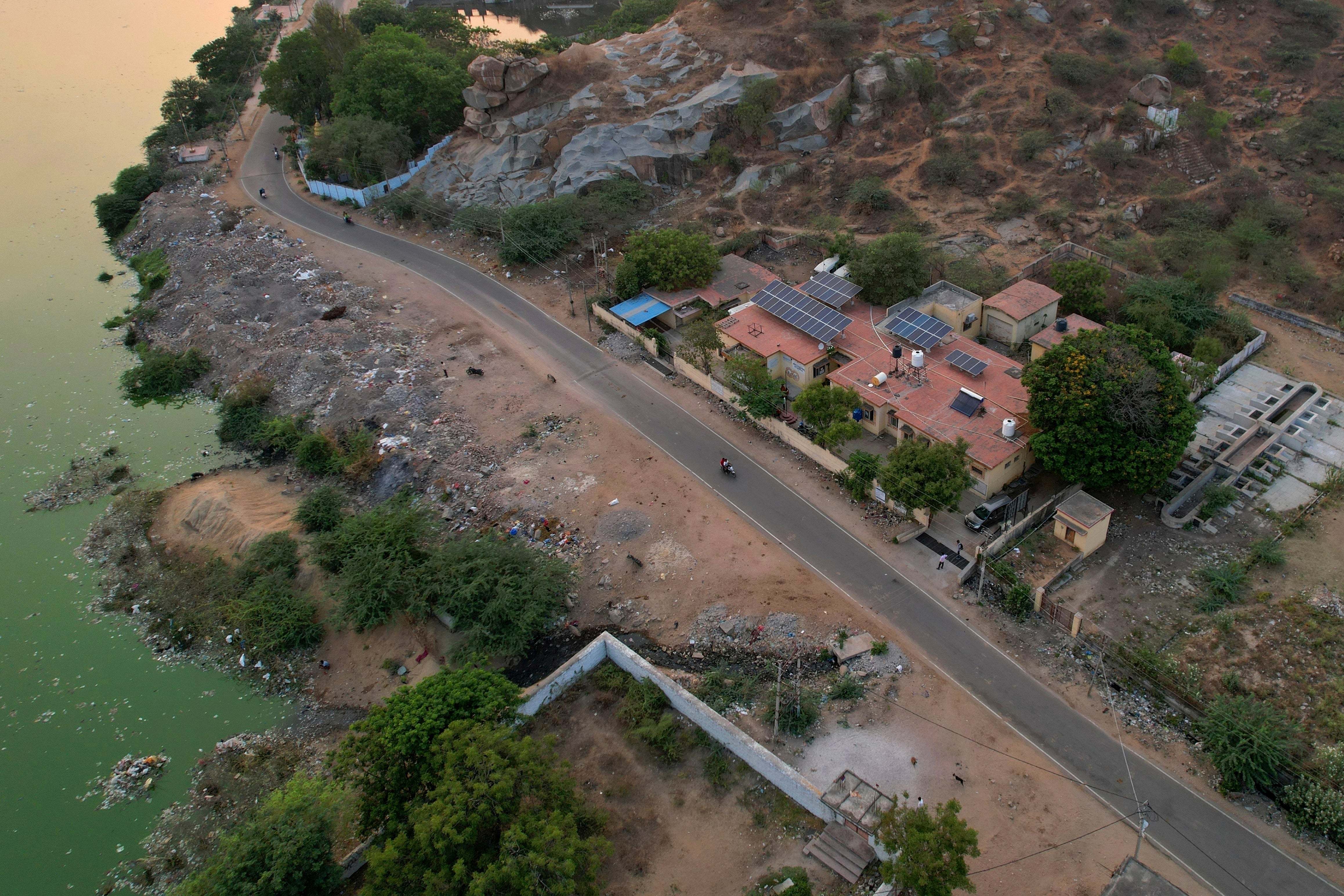 INDIA-HOSPITALES-ENERGÍA SOLAR