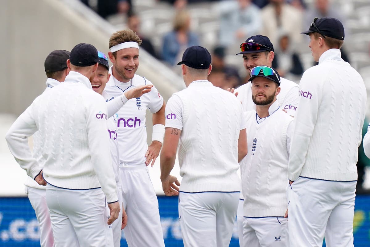 Ireland dig in after England seamer Stuart Broad rips through top order Ireland dig in after England seamer Stuart Broad rips through top order