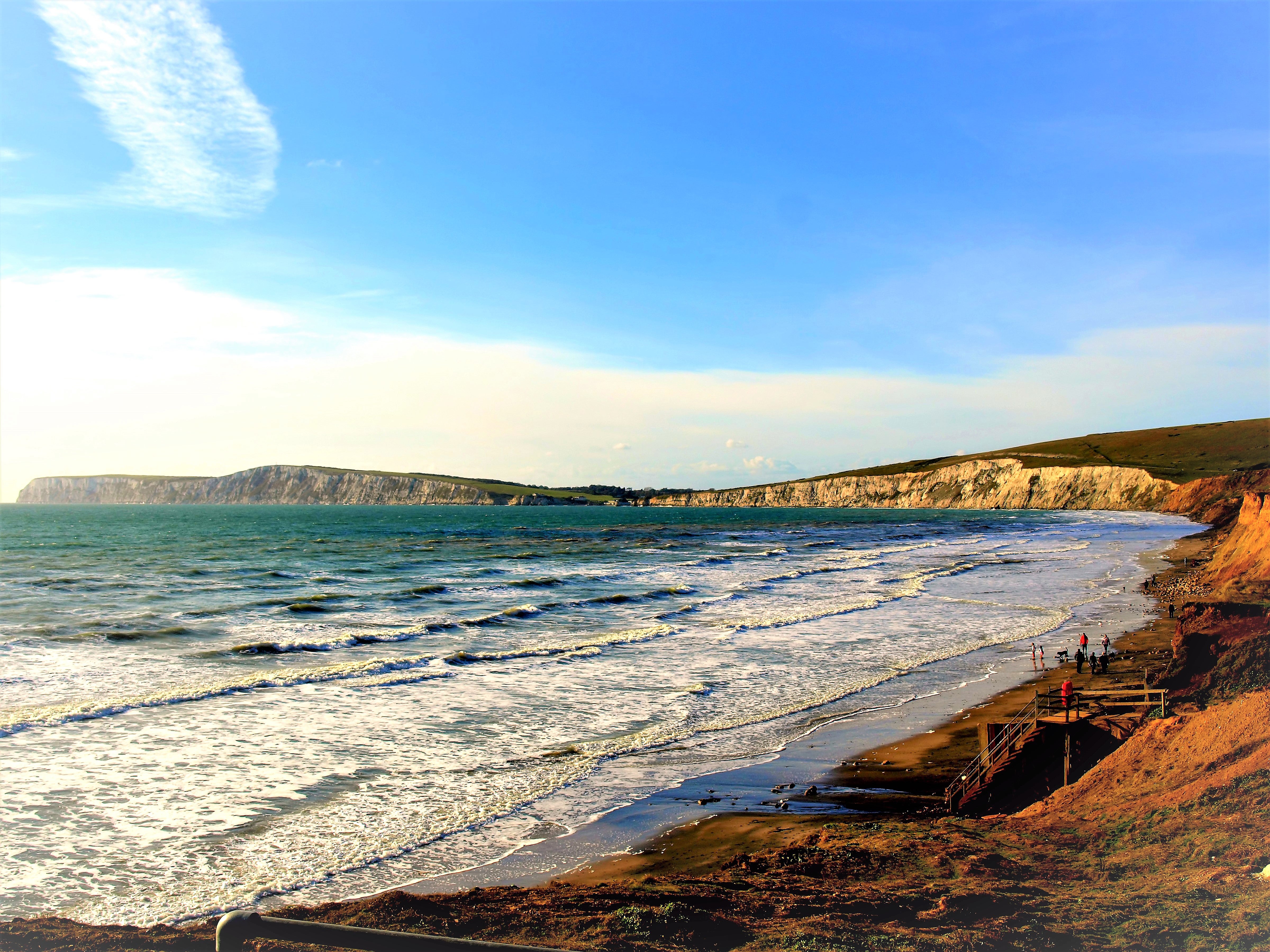 Ondas quebrando em Compton Bay, Ilha de Wight