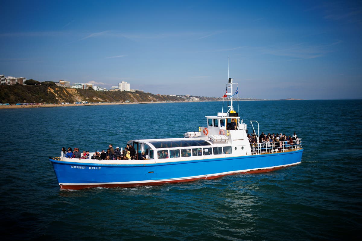 Bournemouth beach incident &ndash; latest: Pleasure boat searched as two children die in sea tragedy