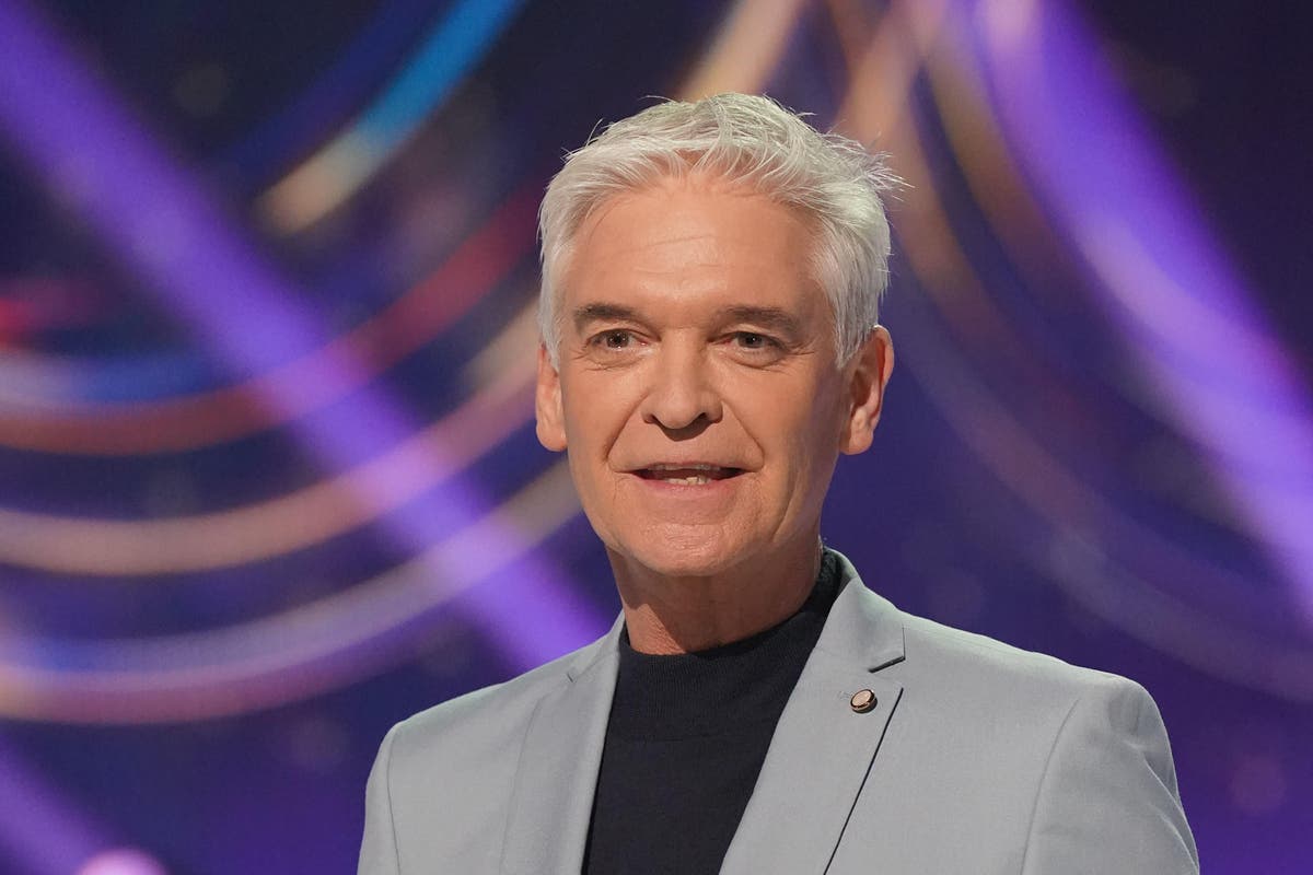 Anti-Phillip Schofield protestors hit British Soap Awards