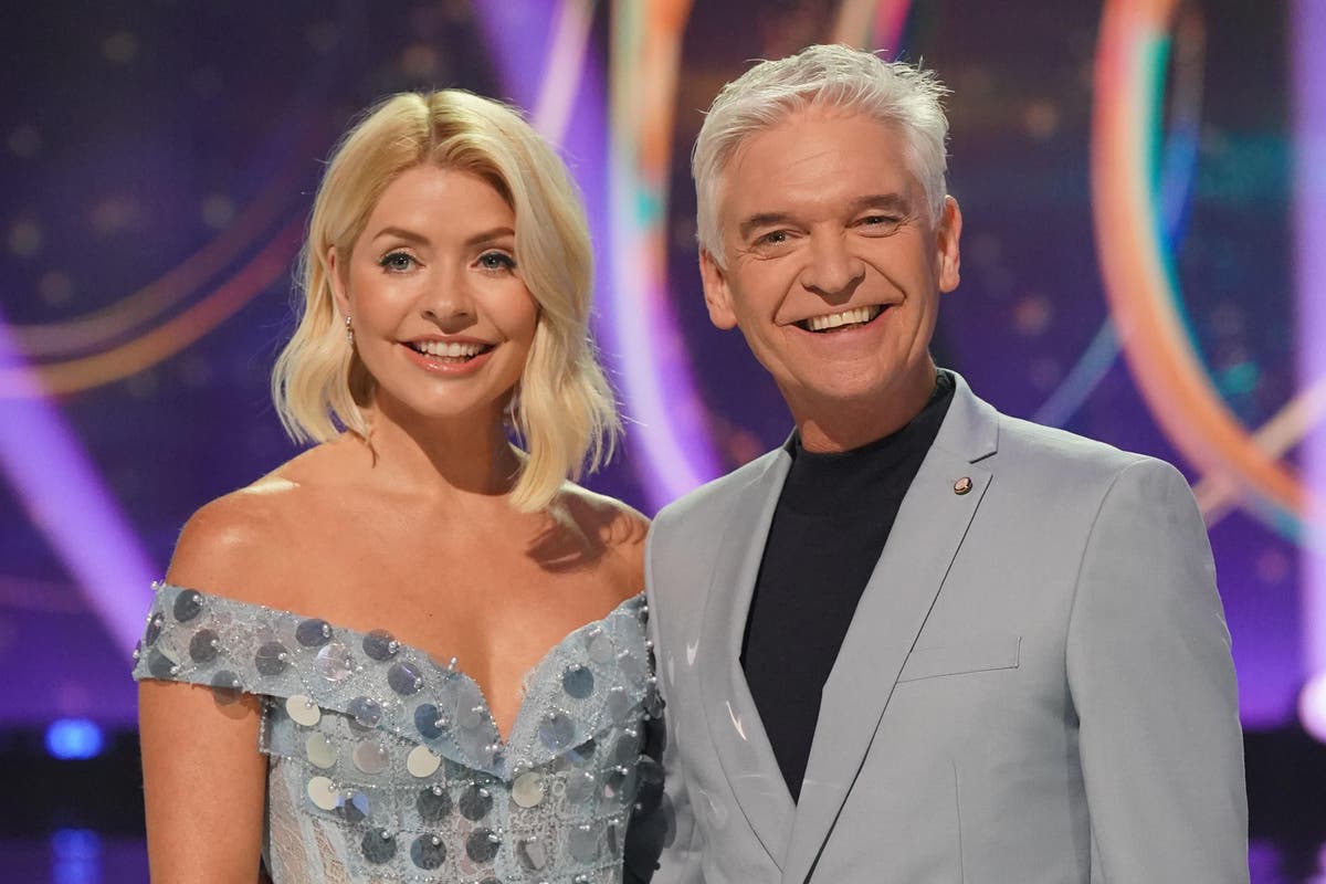 Holly Willoughby did not know about affair &ndash; Phillip Schofield