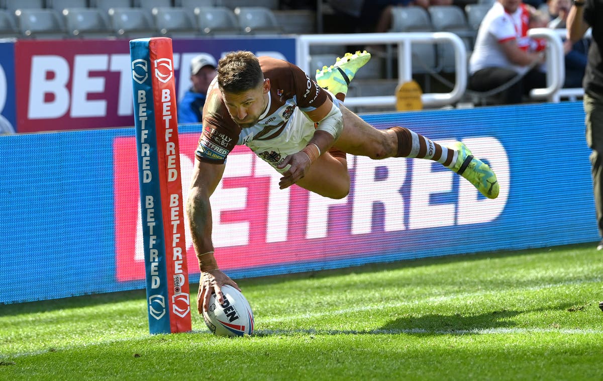 Tommy Makinson breaks Magic Weekend record as St Helens make Super League statement