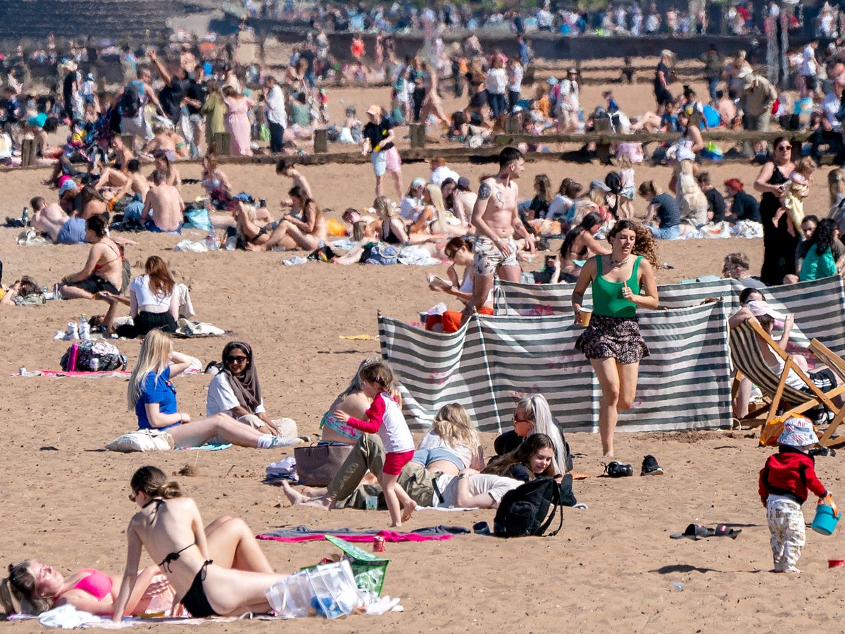 Met Office issues heat health alert as UK to be hotter than Ibiza this weekend – latest news