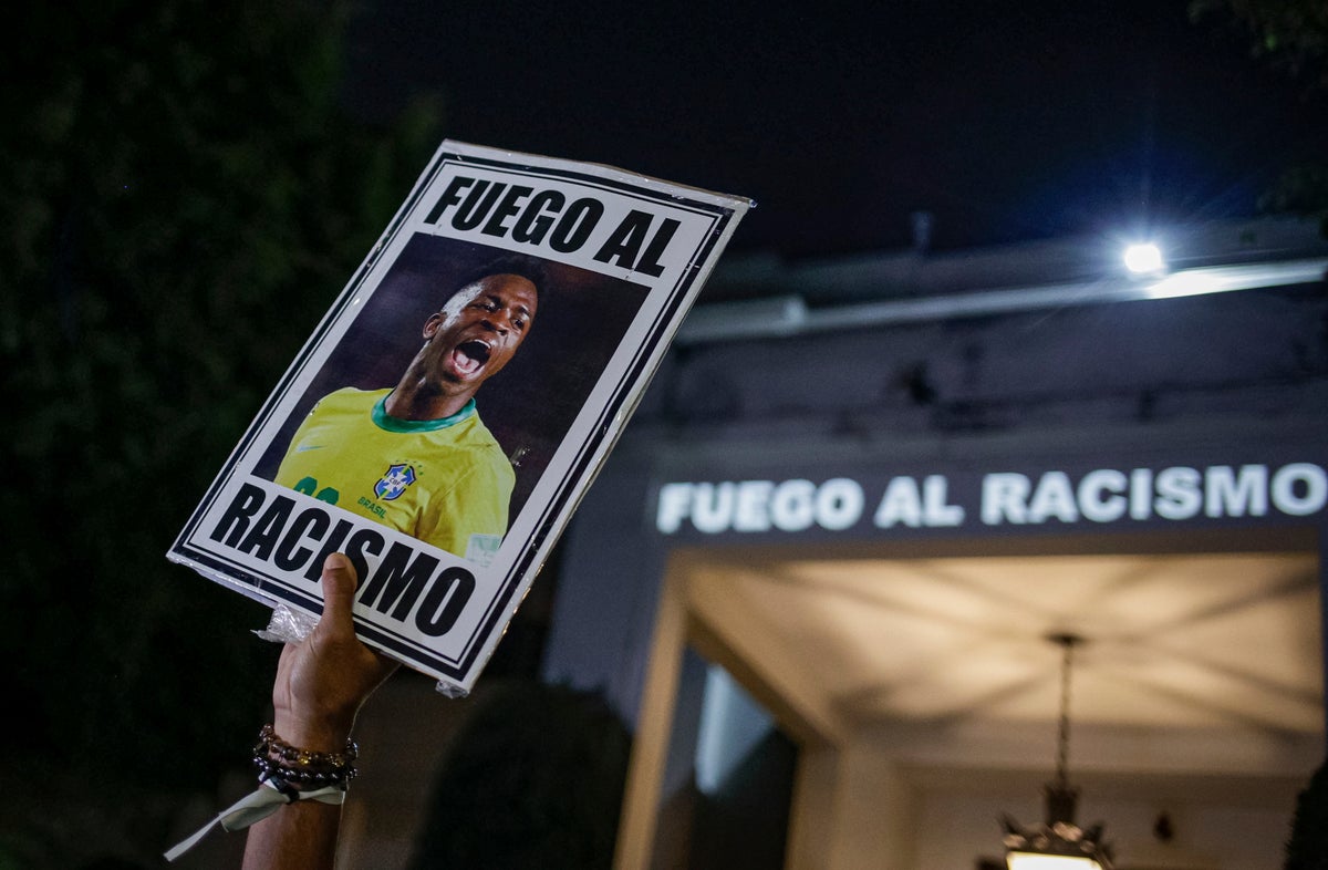 L’abuso razzista di Vinicius Junior espone il problema nel calcio