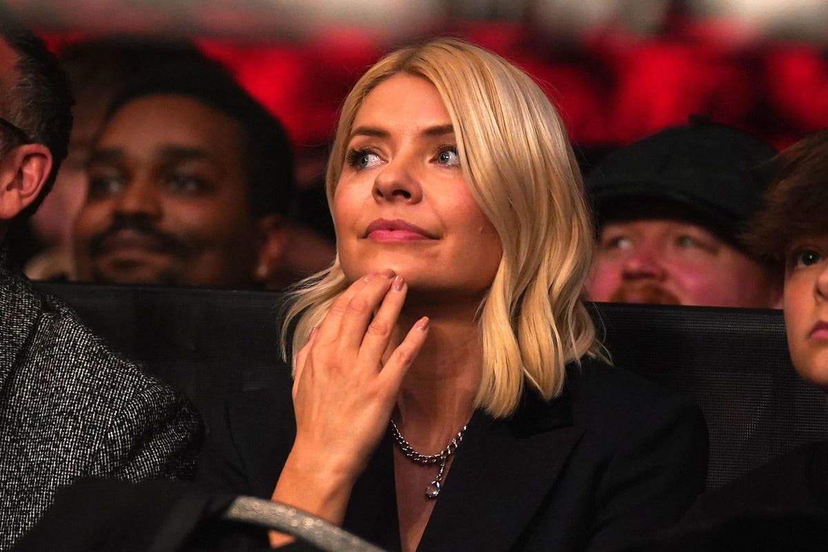 Holly Willoughby ‘shaken, troubled, let down and worried’ in This Morning return Holly Willoughby ‘shaken, troubled, let down and worried’ in This Morning return