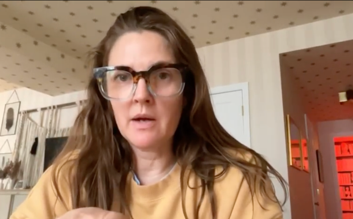 Drew Barrymore slams tabloids that claimed she &lsquo;wished&rsquo; her mother was dead