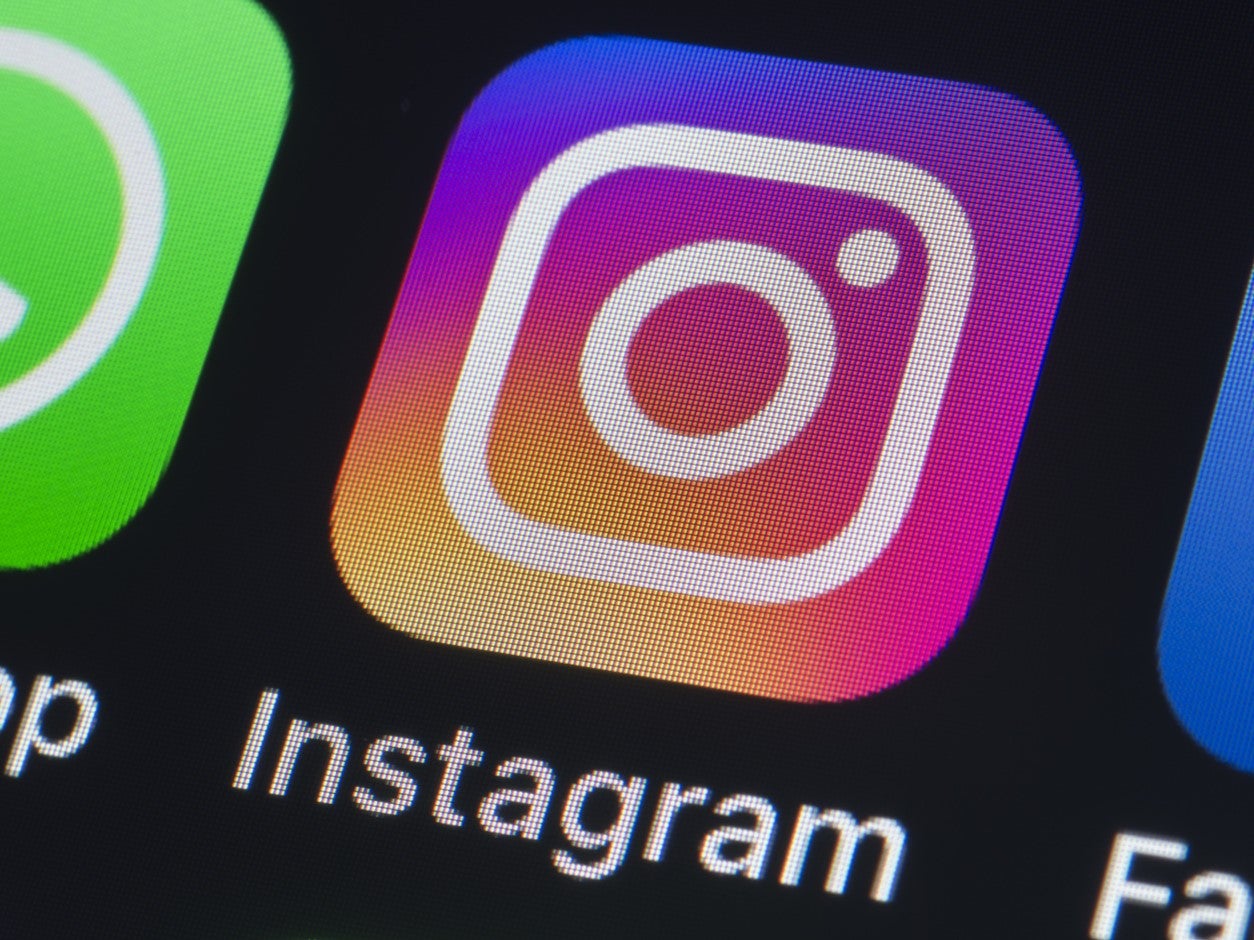 <p>Instagram appears to be working on its own AI chatbot</p>