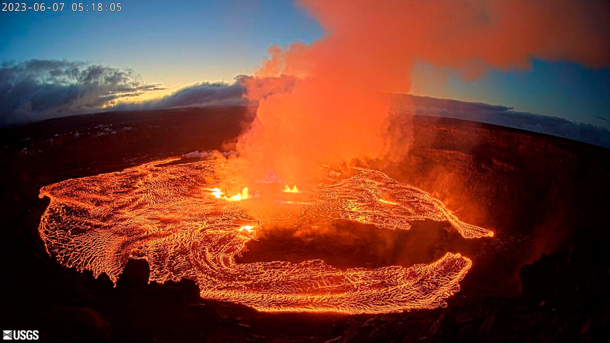 One visitor spotted 15 lava fountains, which were around 46m high