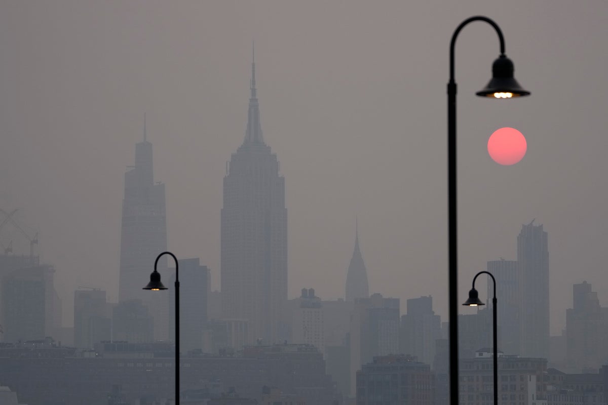 FAA delays flights to LaGuardia as smokey conditions persist from Canada wildfires