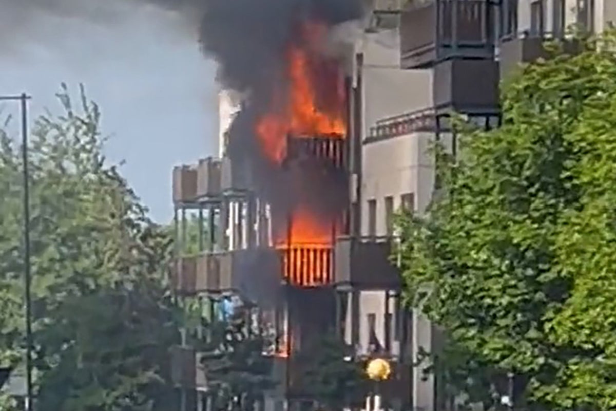 Croydon fire: Huge blaze at block of flats as 60 firefighters tackle ...