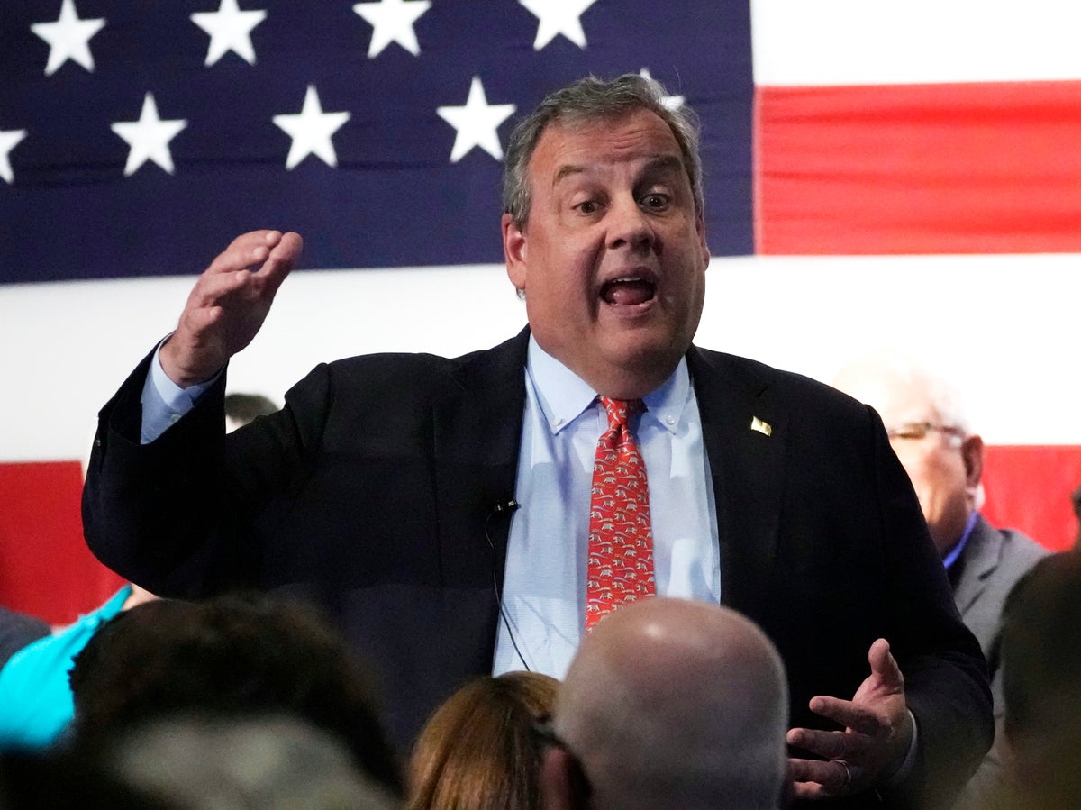 Chris Christie news – live: Ex-governor calls Trump ‘spoiled baby’ after mockery about his weight