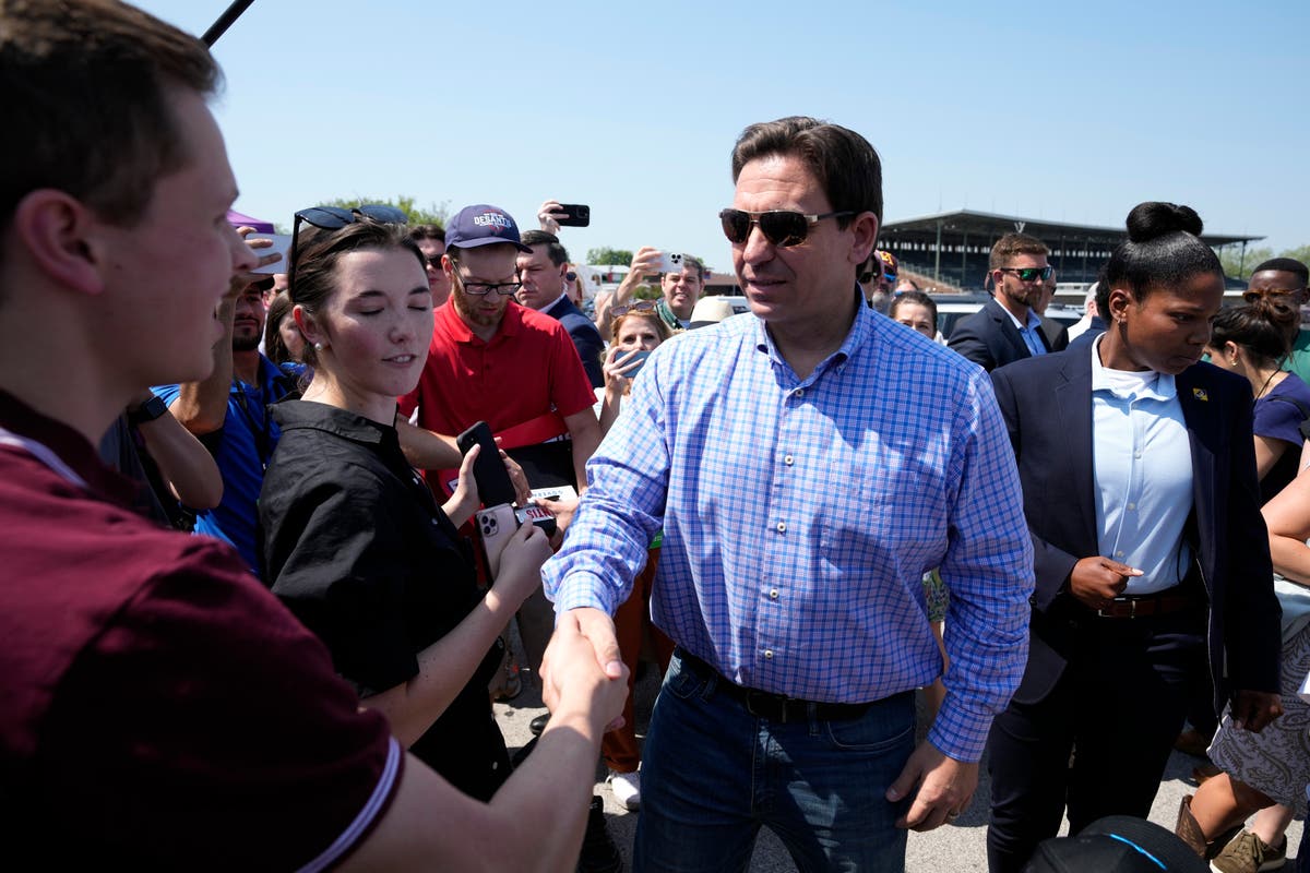 DeSantis defends flying migrants to California as he meets with sheriffs near border