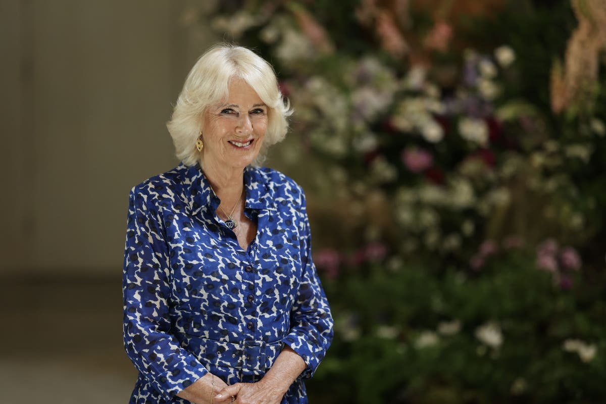 Queen praises florist for displays at coronation