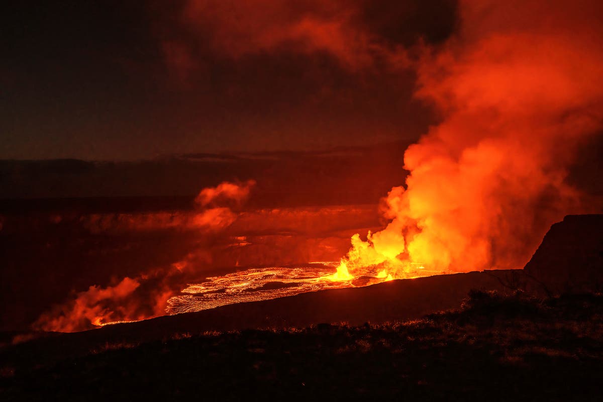 As Tourists Flock To View Volcano's Latest Eruption, Hawaii Urges 