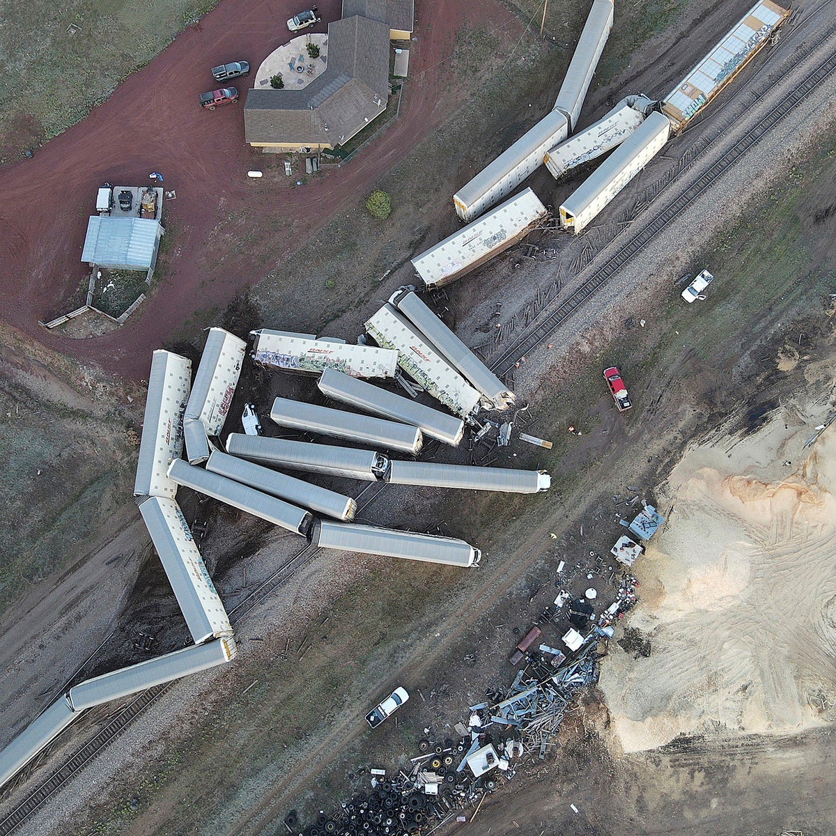 Drone video captures destruction in Arizona train derailment