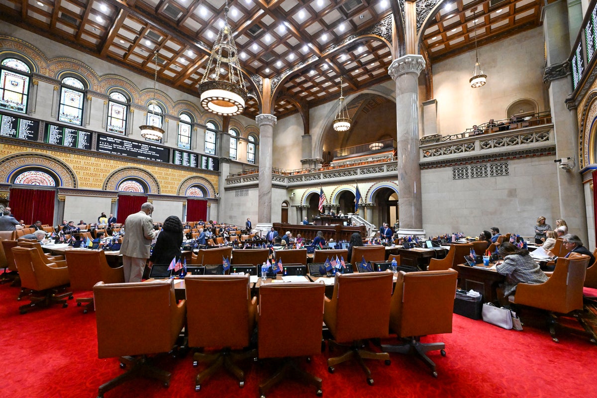 New York lawmakers pass bill to consider slavery reparations | The ...