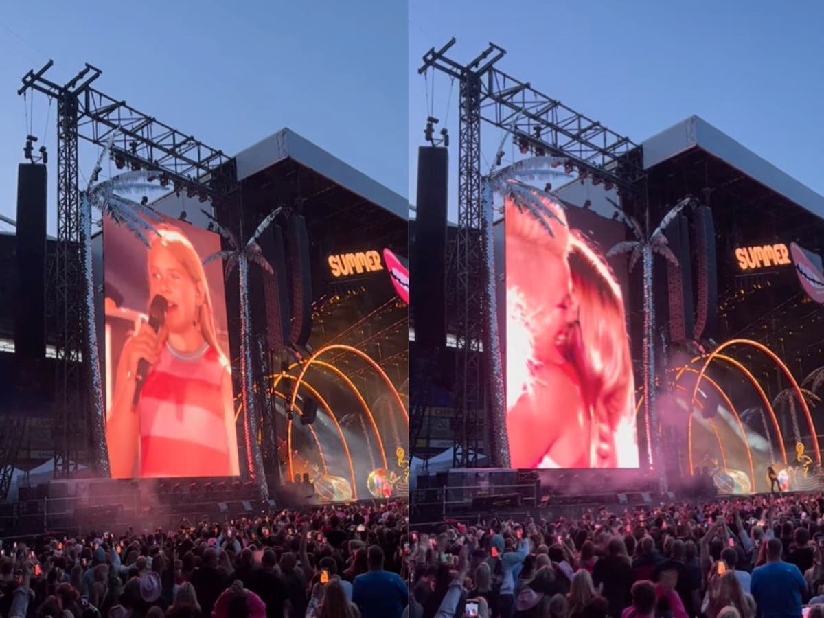 Pink’s daughter Willow stuns crowd with solo during opening night of tour Pink’s daughter Willow stuns crowd with solo during opening night of tour