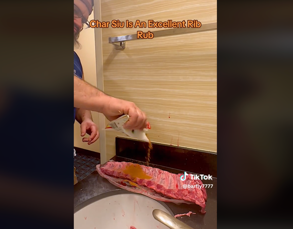Man cooks baby back ribs in hotel bathroom – and the internet can’t cope