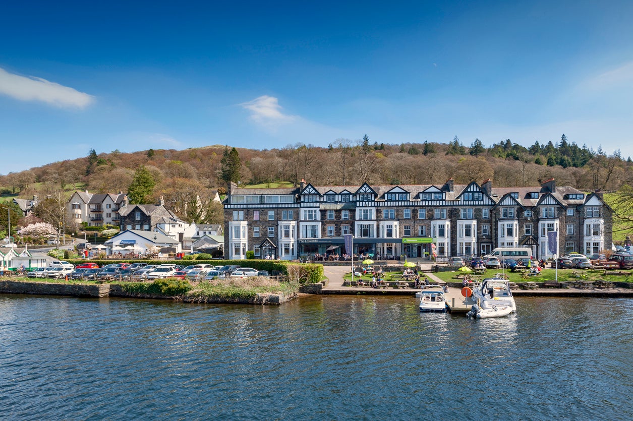 The Lakeland tour features an afternoon cruise on Lake Windermere