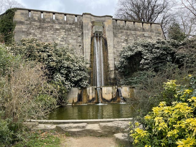 <p>The Bièvre Waterfall in Parc Kellermann</p>