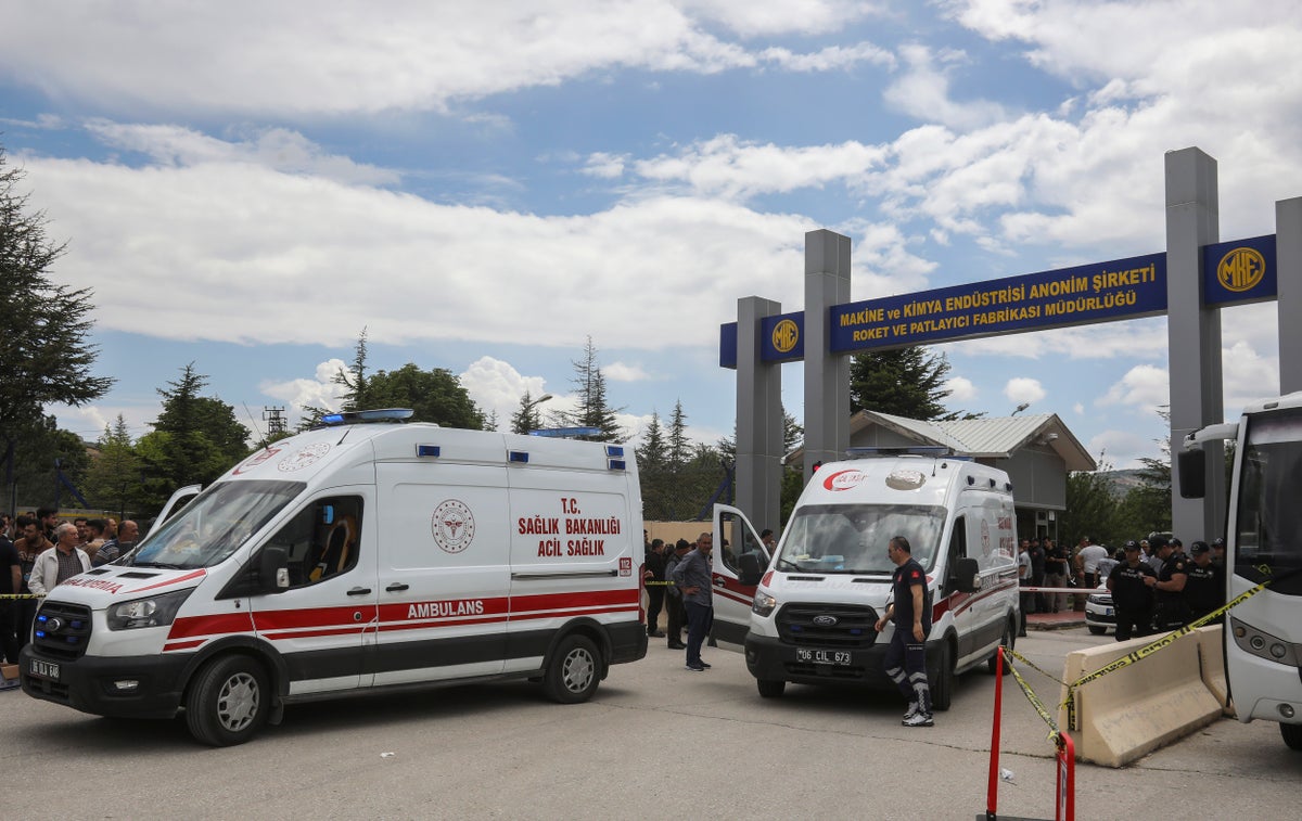 5 killed in explosion at rocket and explosives factory in Turkey