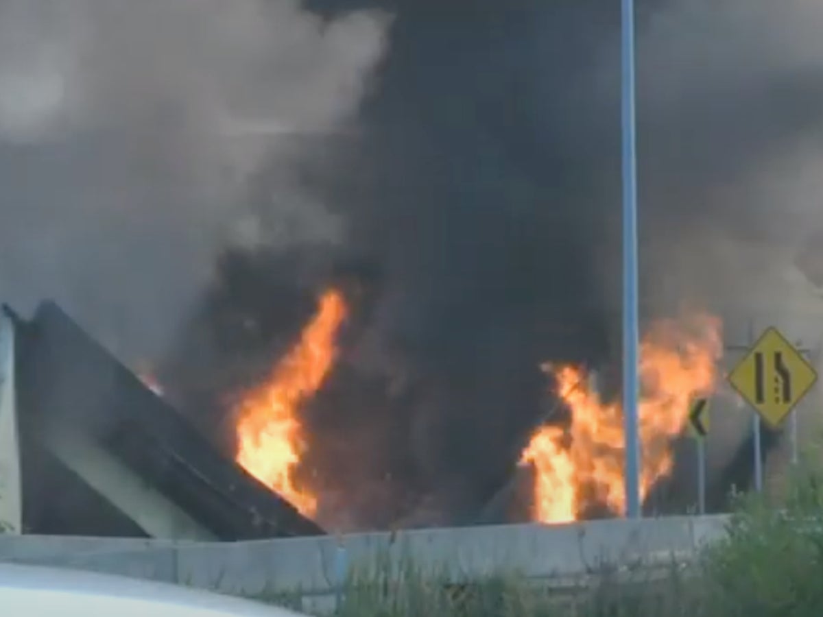 Tanker truck fire shuts down highway in Philadelphia