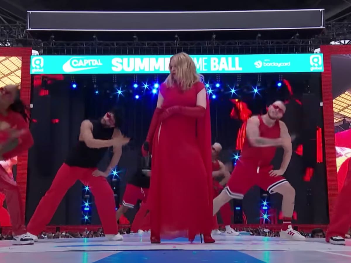 Kylie Minogue gets hearts going &lsquo;Padam Padam&rsquo; in surprise Summertime Ball appearance