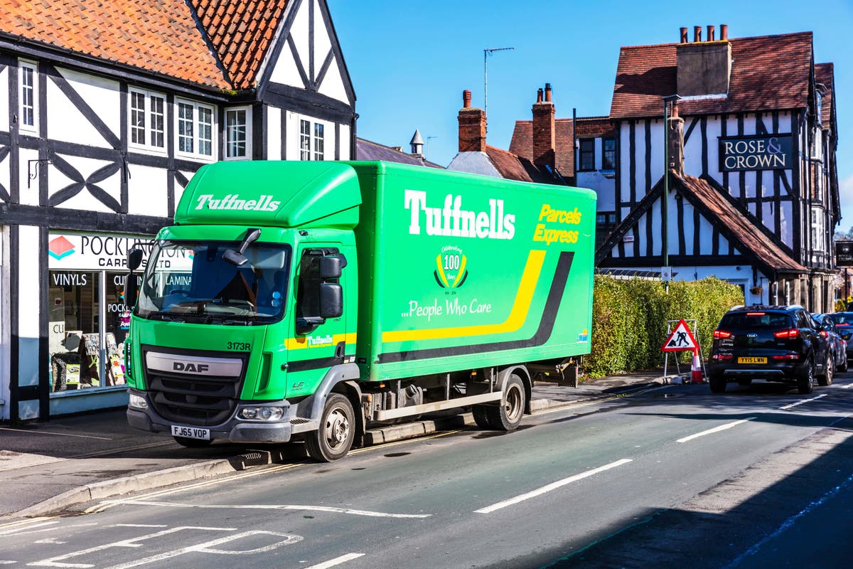 More than 2,000 staff redundant as delivery firm Tuffnells collapses