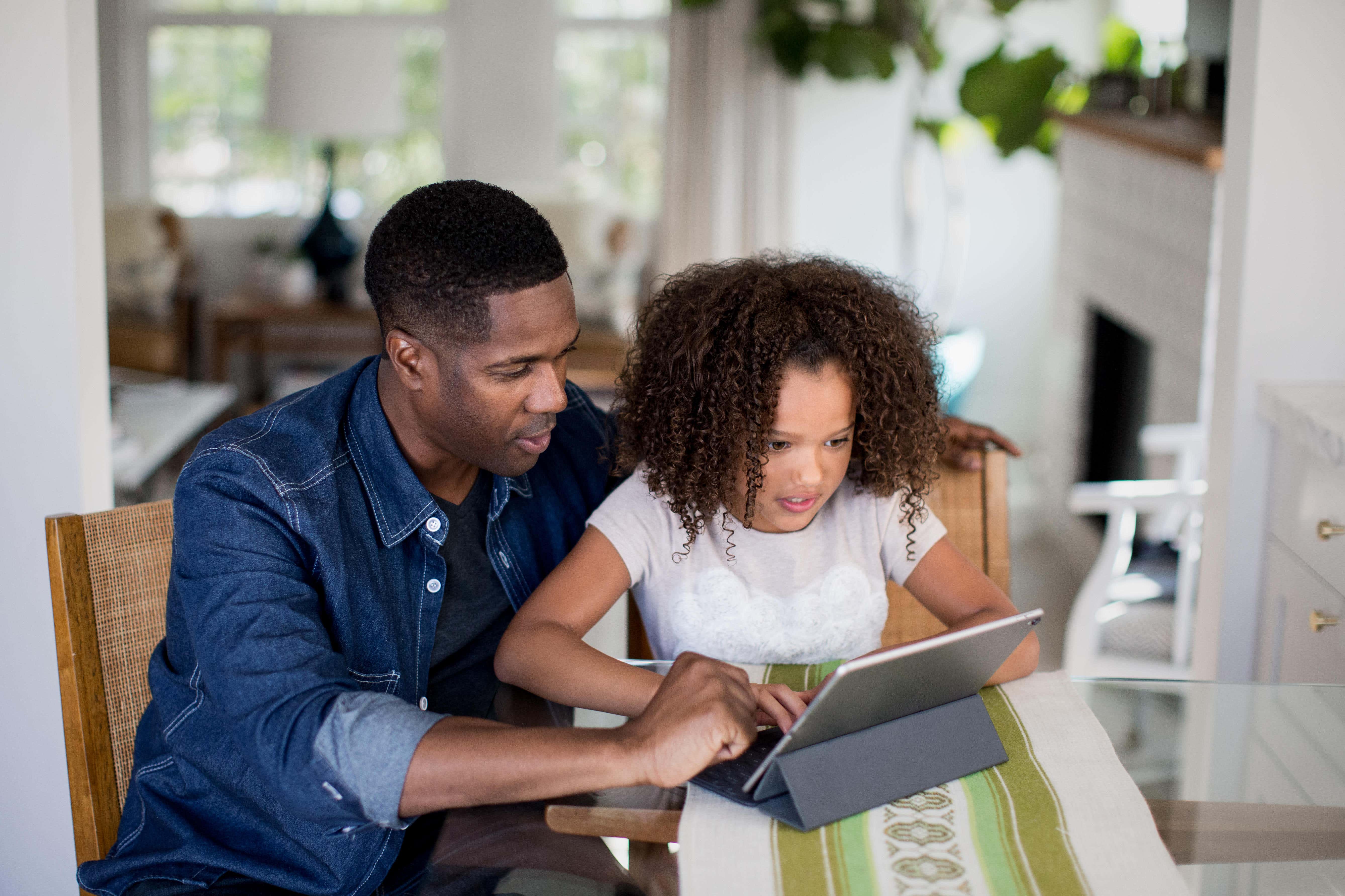 How should we be talking to young girls about money? (Alamy/PA)