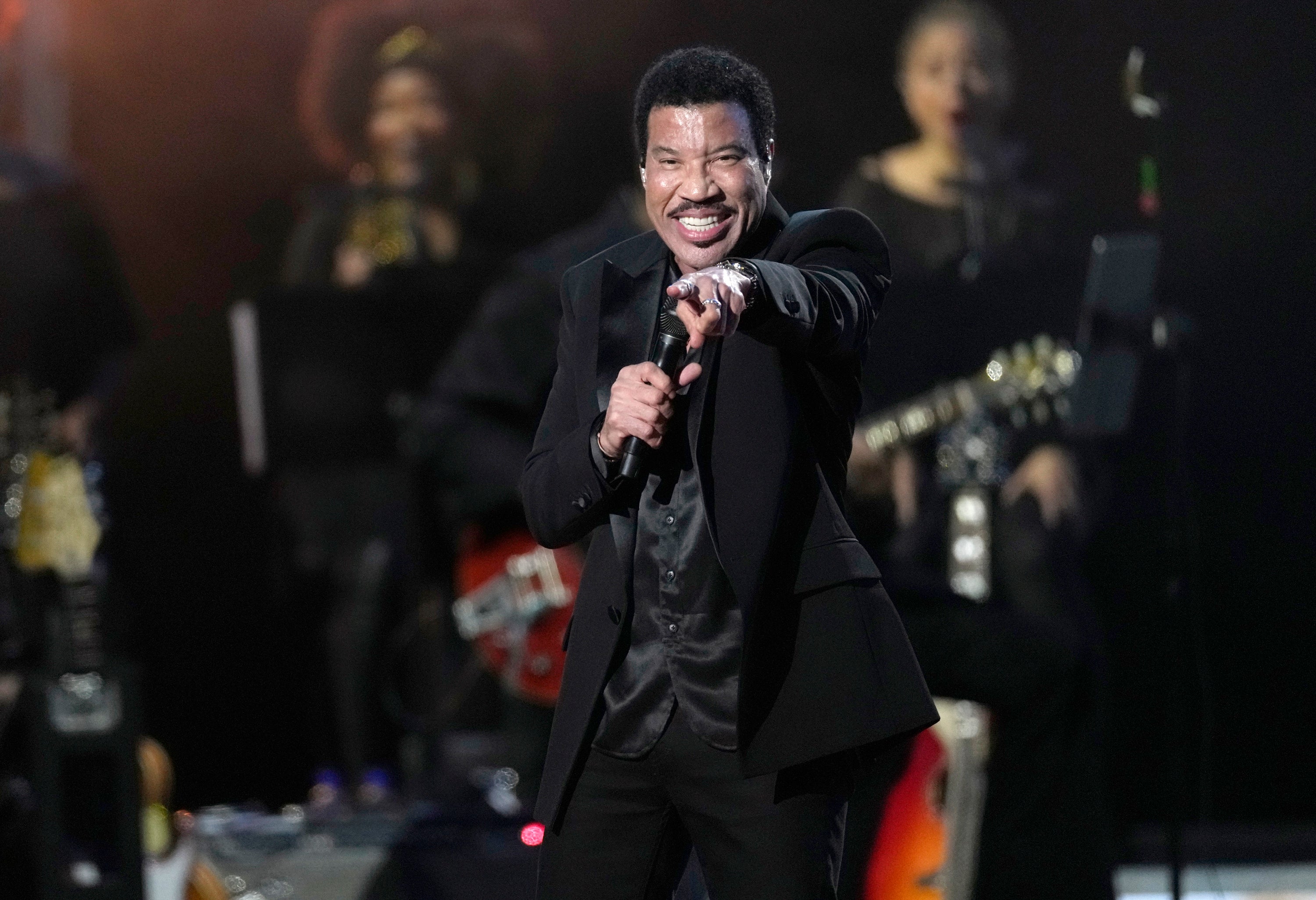 <p>Lionel Richie</p>