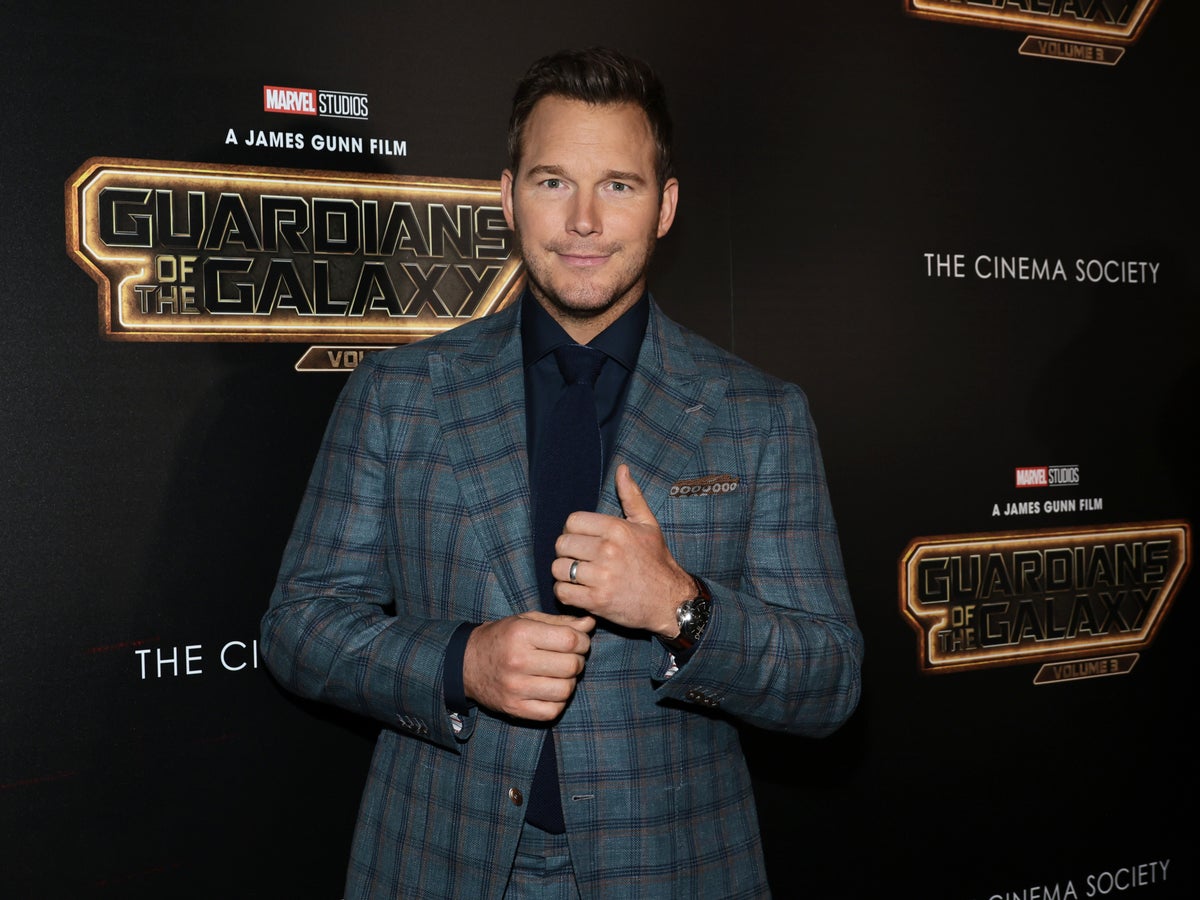 Chris Pratt wants to know how long you should keep your kids