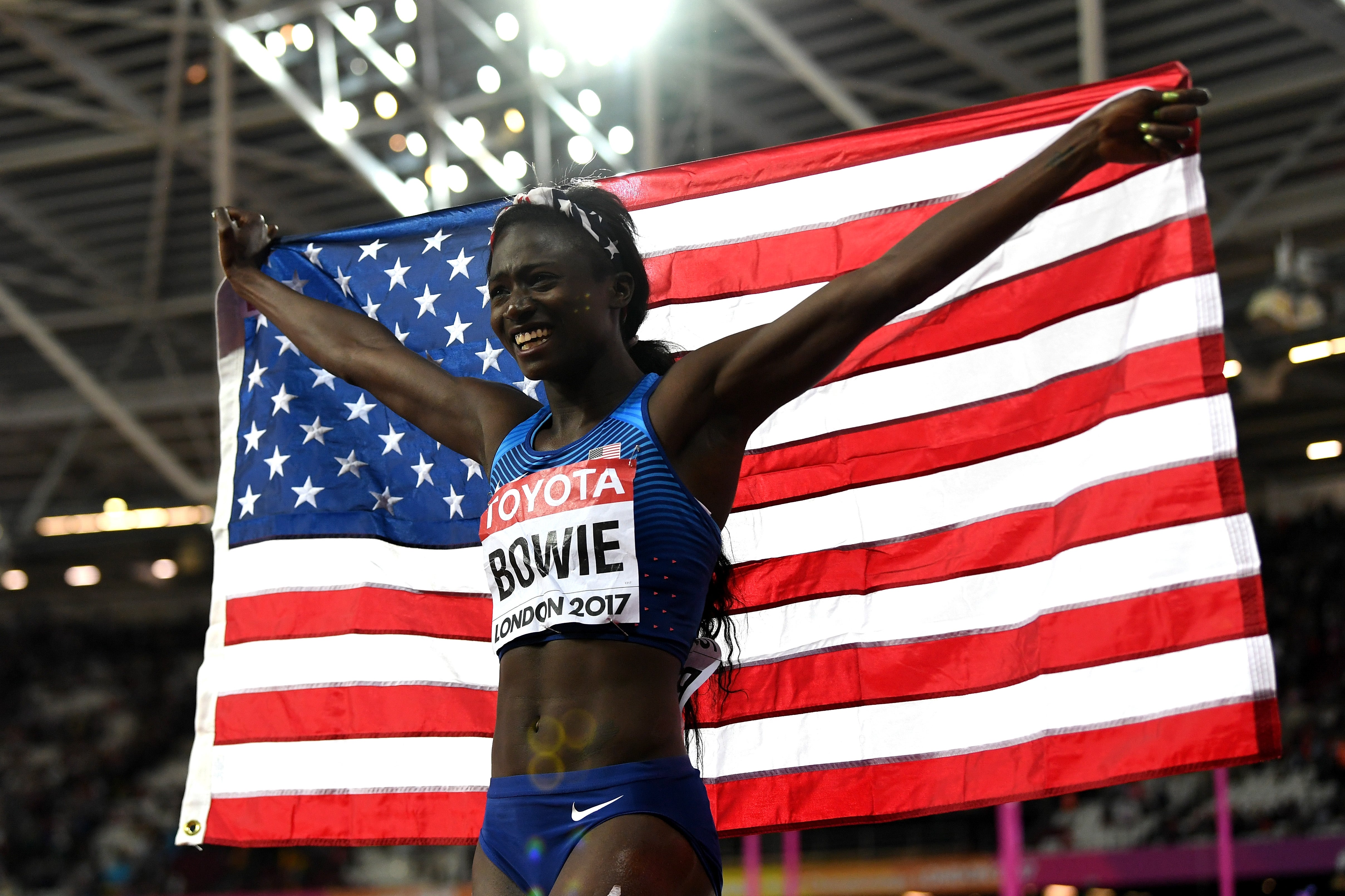 Bowie celebrates winning gold in the Women's 100 Metres Final at the 16th IAAF World Athletics Championships London in 2017