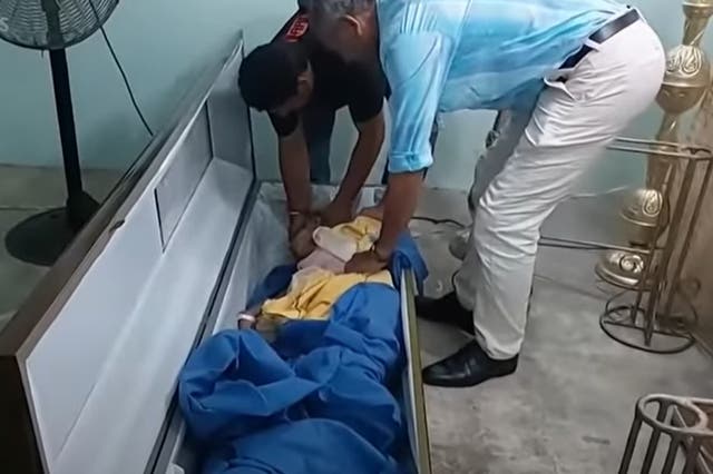 <p>An elderly woman woke up during her funeral in Ecuador. Screengrab</p>