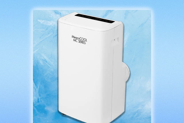 <p>This portable air conditioner can cool rooms between 25 and 35 square metres in size </p>