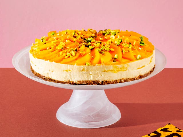 <p>The rich creaminess of the cream cheese pairs well with sweet mango and floral notes of cardamom </p>