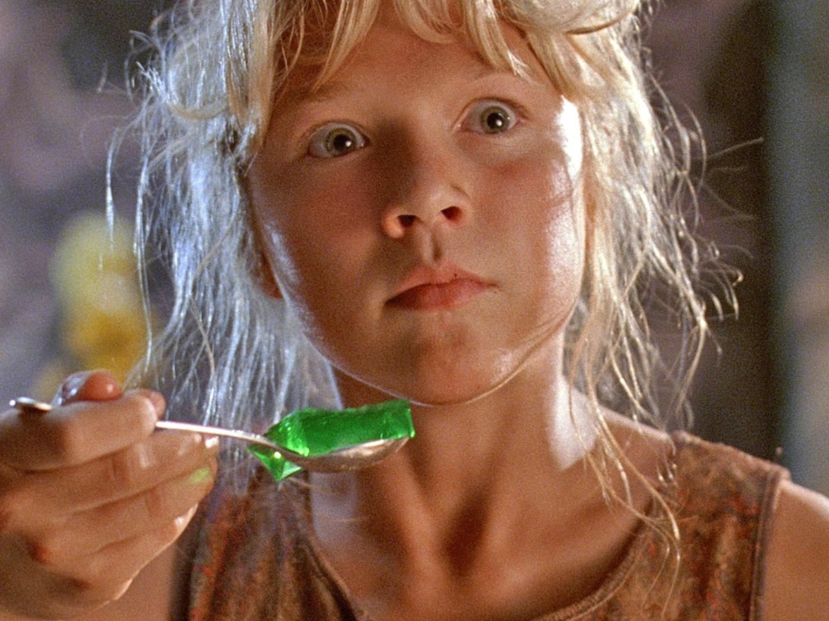 Jurassic Park fans feel ancient as child star Ariana Richards recreates  green jelly scene aged 43 | The Independent