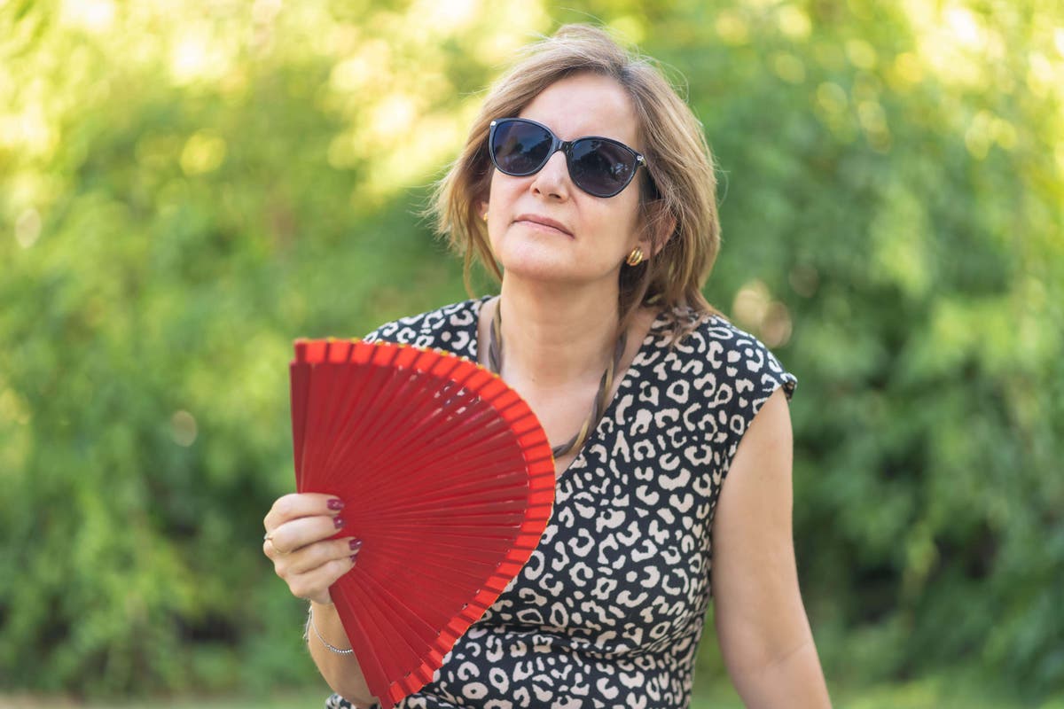 Struggling with menopause symptoms in the heat? An expert shares tips ...